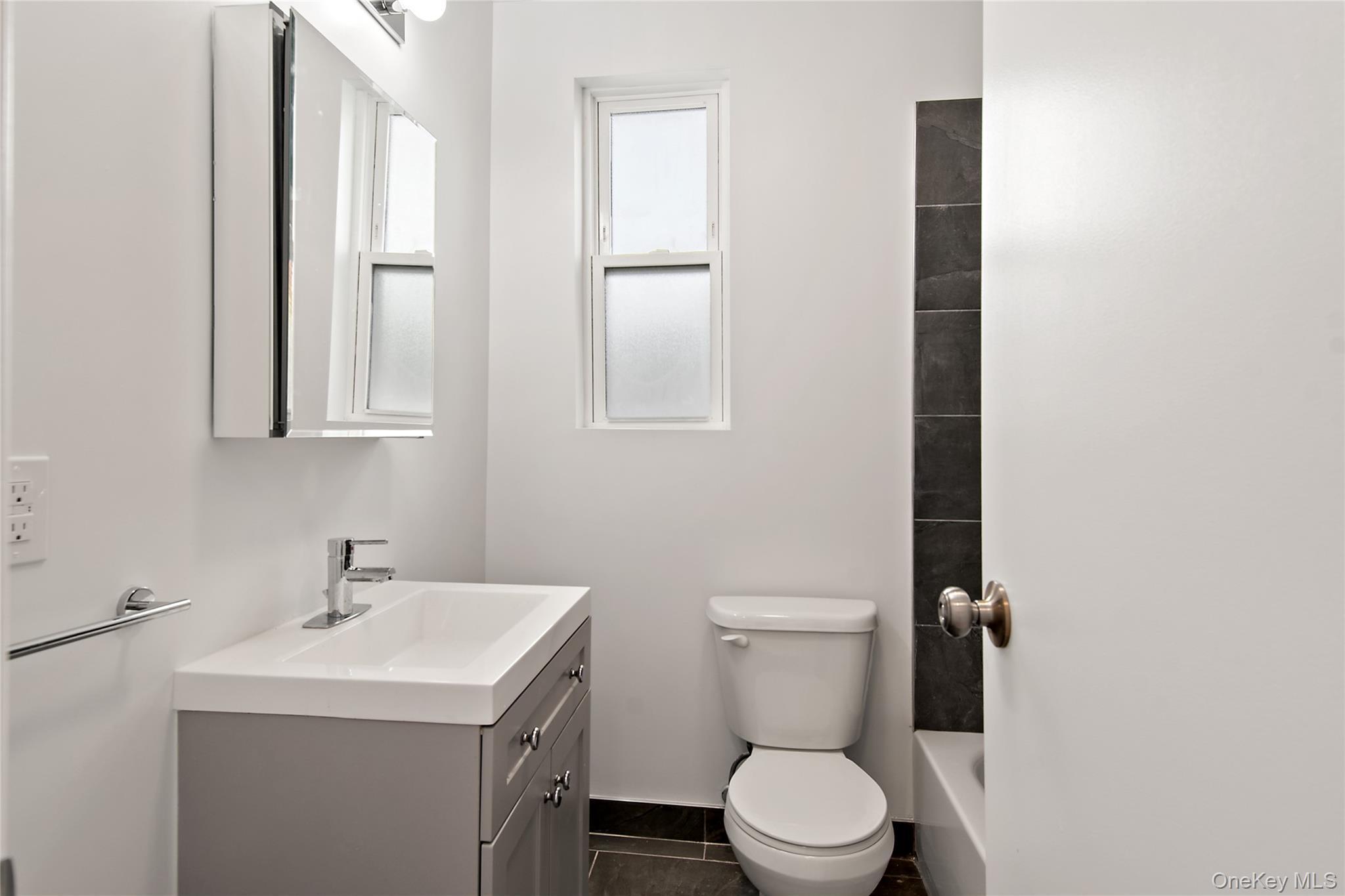 Single Family Courtlandt  Bronx, NY 10451, MLS-999598-19