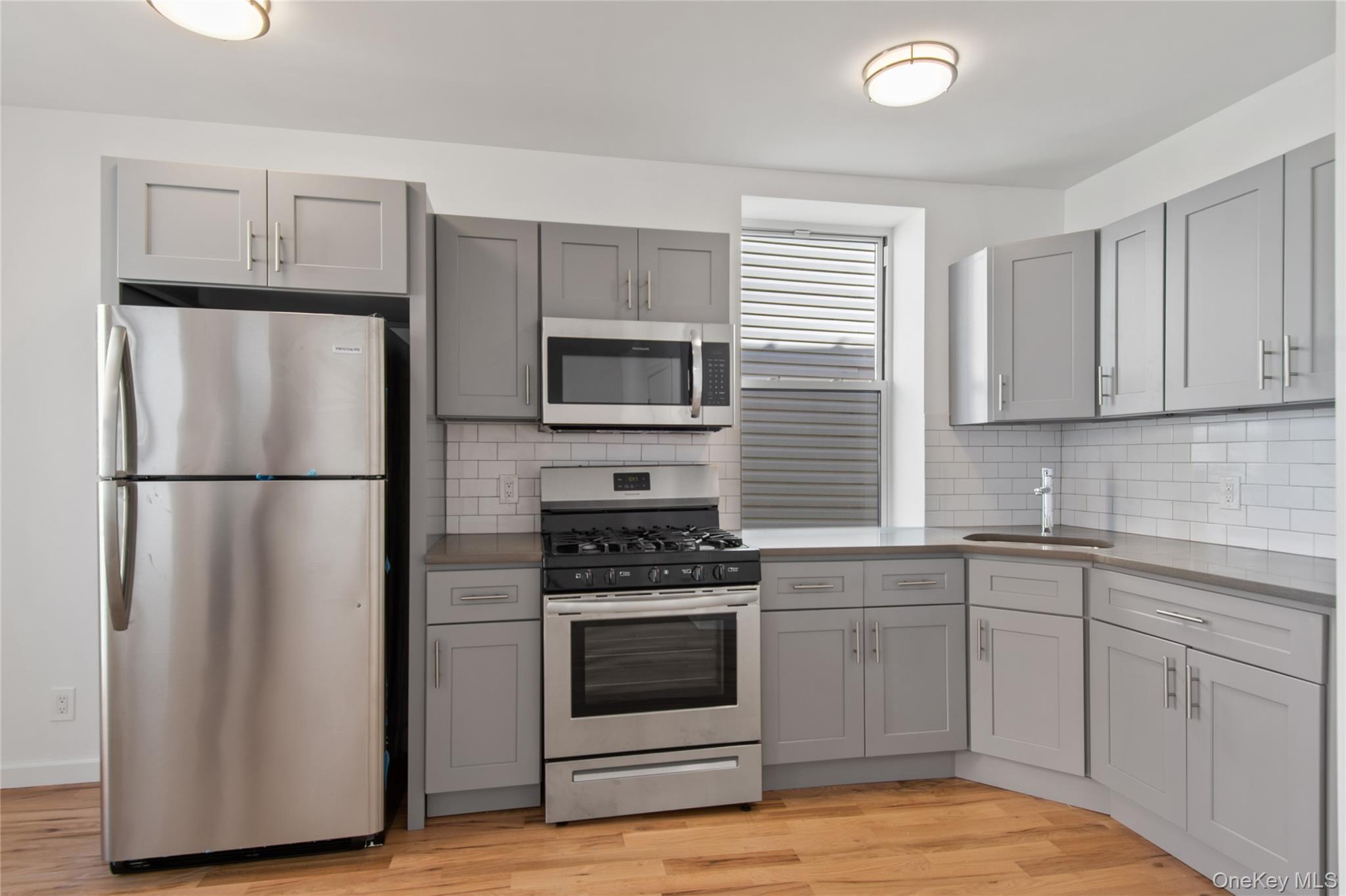 Single Family Courtlandt  Bronx, NY 10451, MLS-999598-24