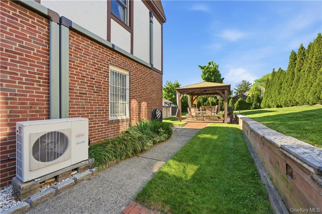 Single Family 7th Avenue Queens, NY 11356, MLS-999763-39