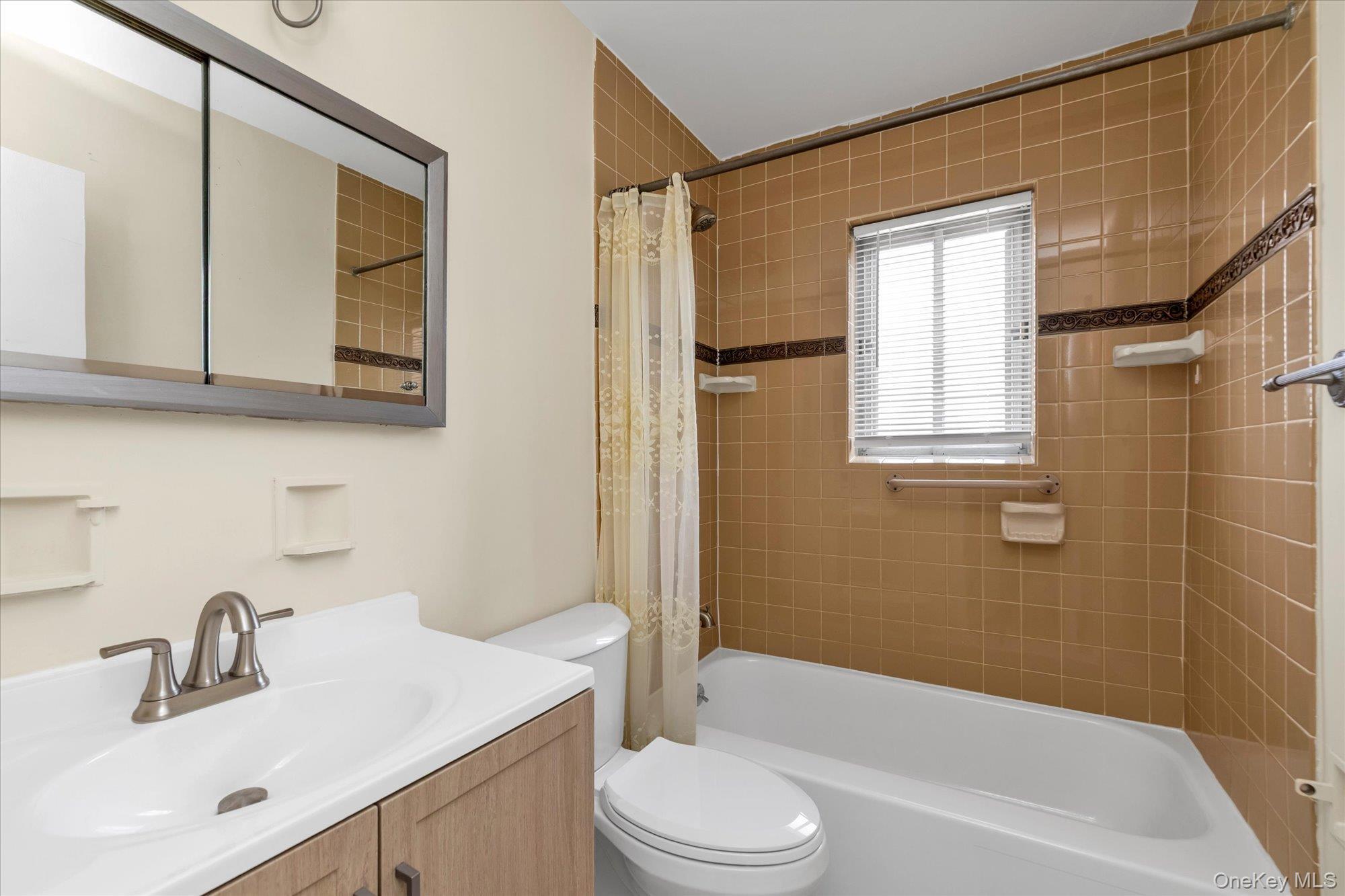Single Family 243rd Queens, NY 11426, MLS-999817-16