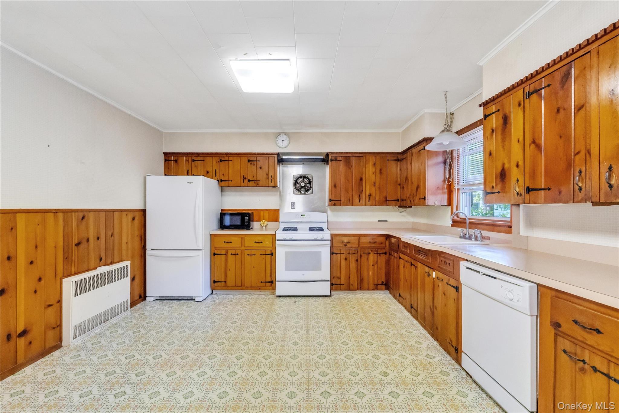 Single Family Squires Avenue Suffolk County, NY 11942, MLS-999857-10