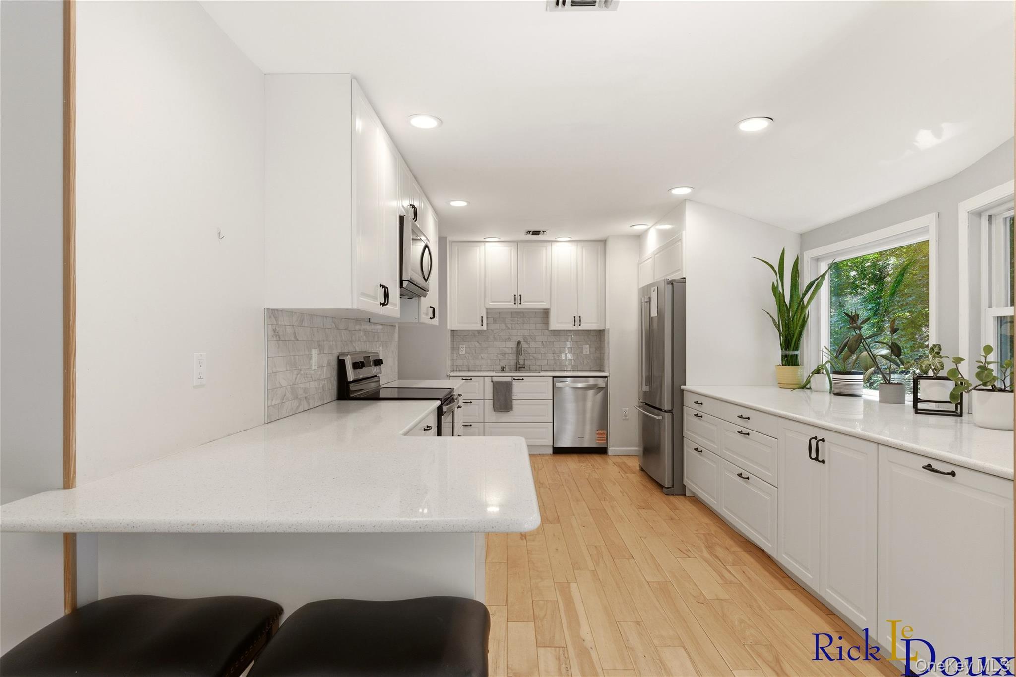 Single Family Old Post Road Suffolk County, NY 11777, MLS-999888-11