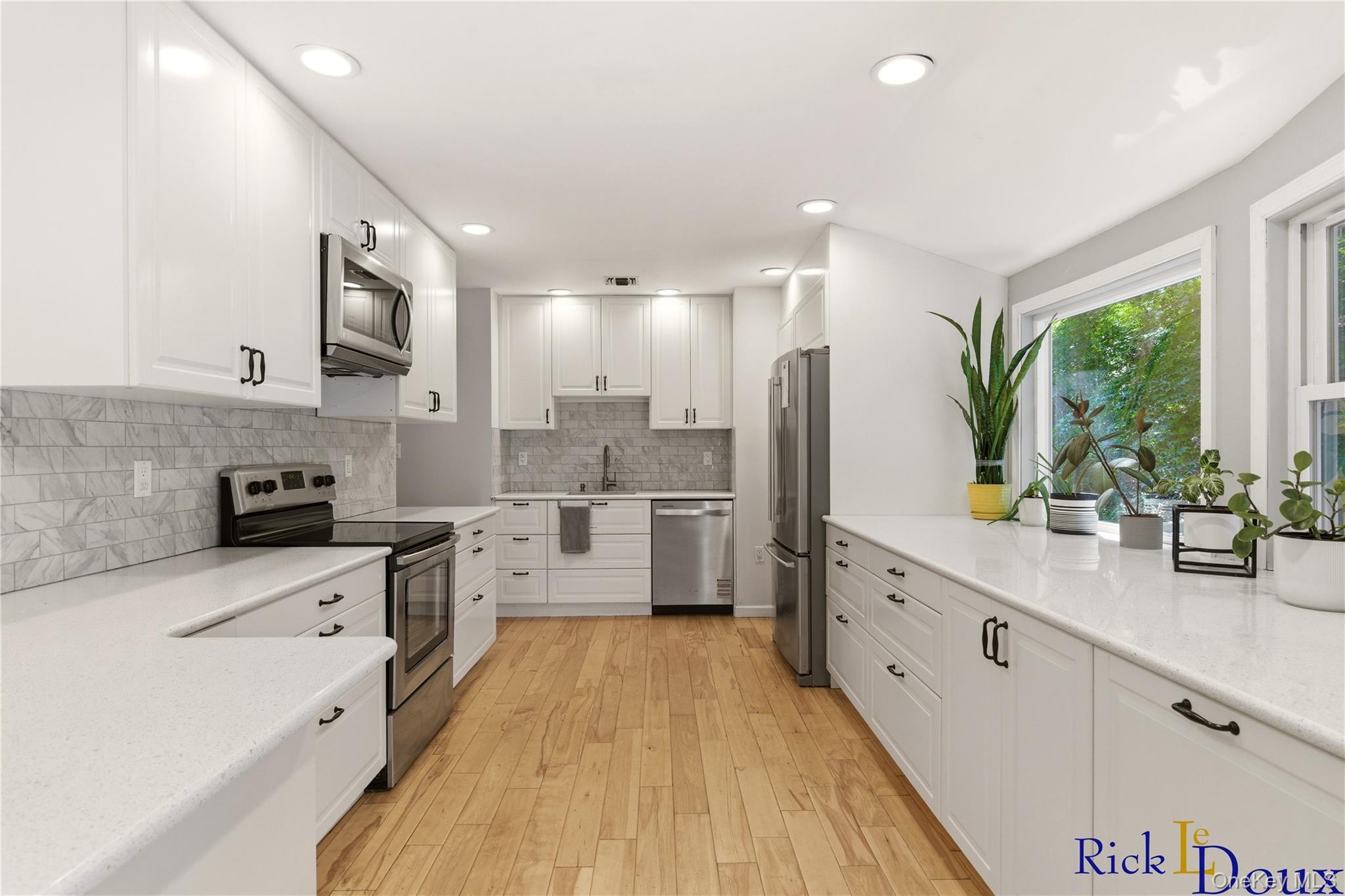 Single Family Old Post Road Suffolk County, NY 11777, MLS-999888-12