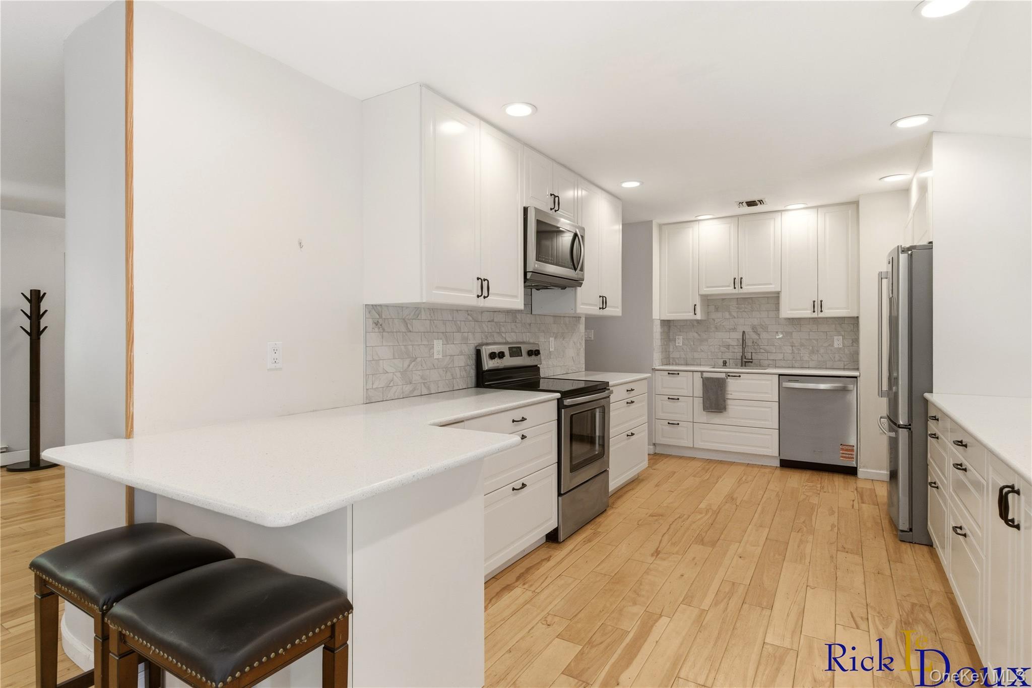 Single Family Old Post Road Suffolk County, NY 11777, MLS-999888-13