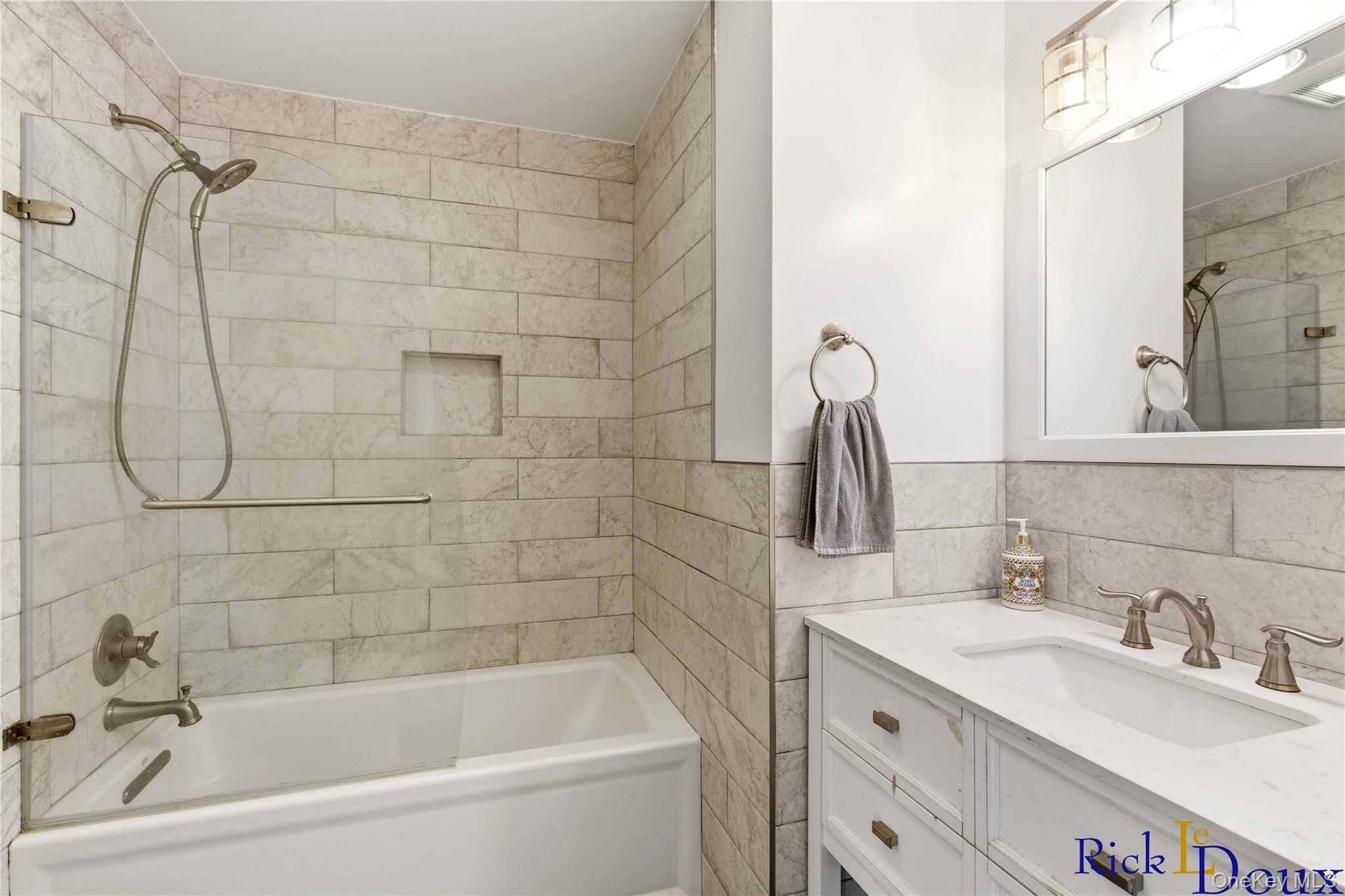 Single Family Old Post Road Suffolk County, NY 11777, MLS-999888-16