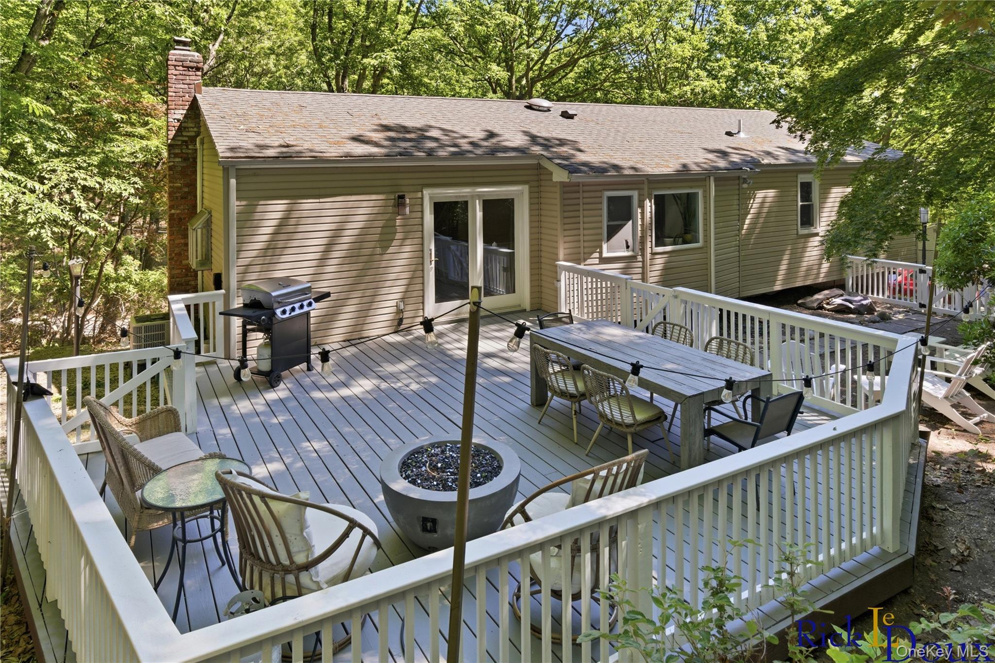 Single Family Old Post Road Suffolk County, NY 11777, MLS-999888-28