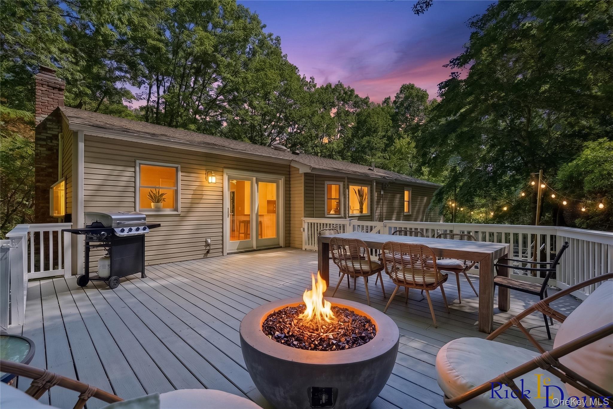 Single Family Old Post Road Suffolk County, NY 11777, MLS-999888-29