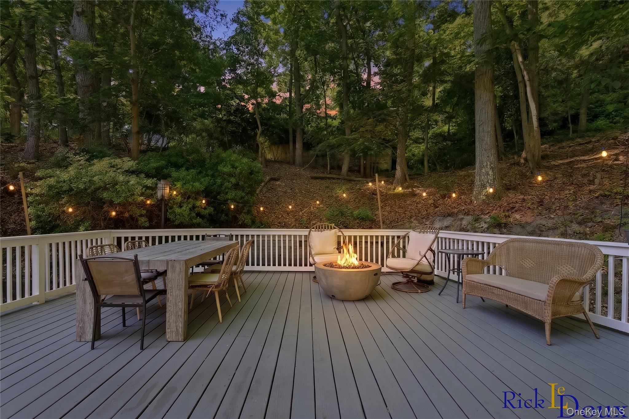Single Family Old Post Road Suffolk County, NY 11777, MLS-999888-30