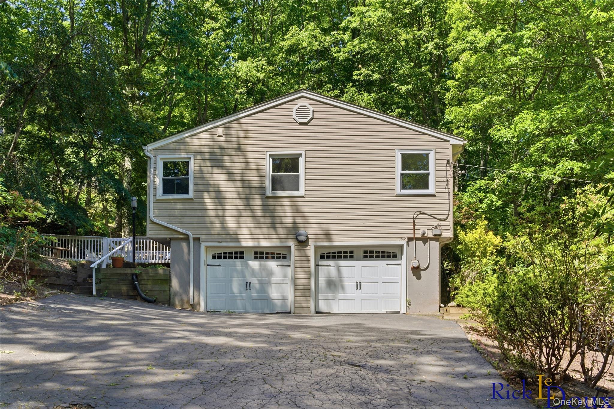 Single Family Old Post Road  Suffolk County, NY 11777, MLS-999888-31
