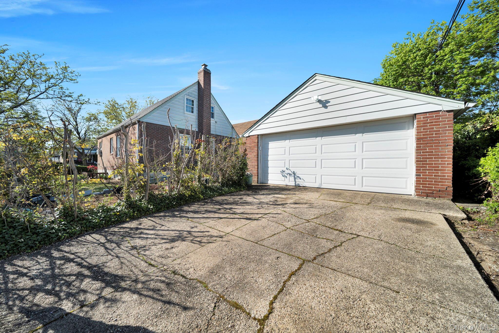 Single Family 230th Queens, NY 11411, MLS-999913-22