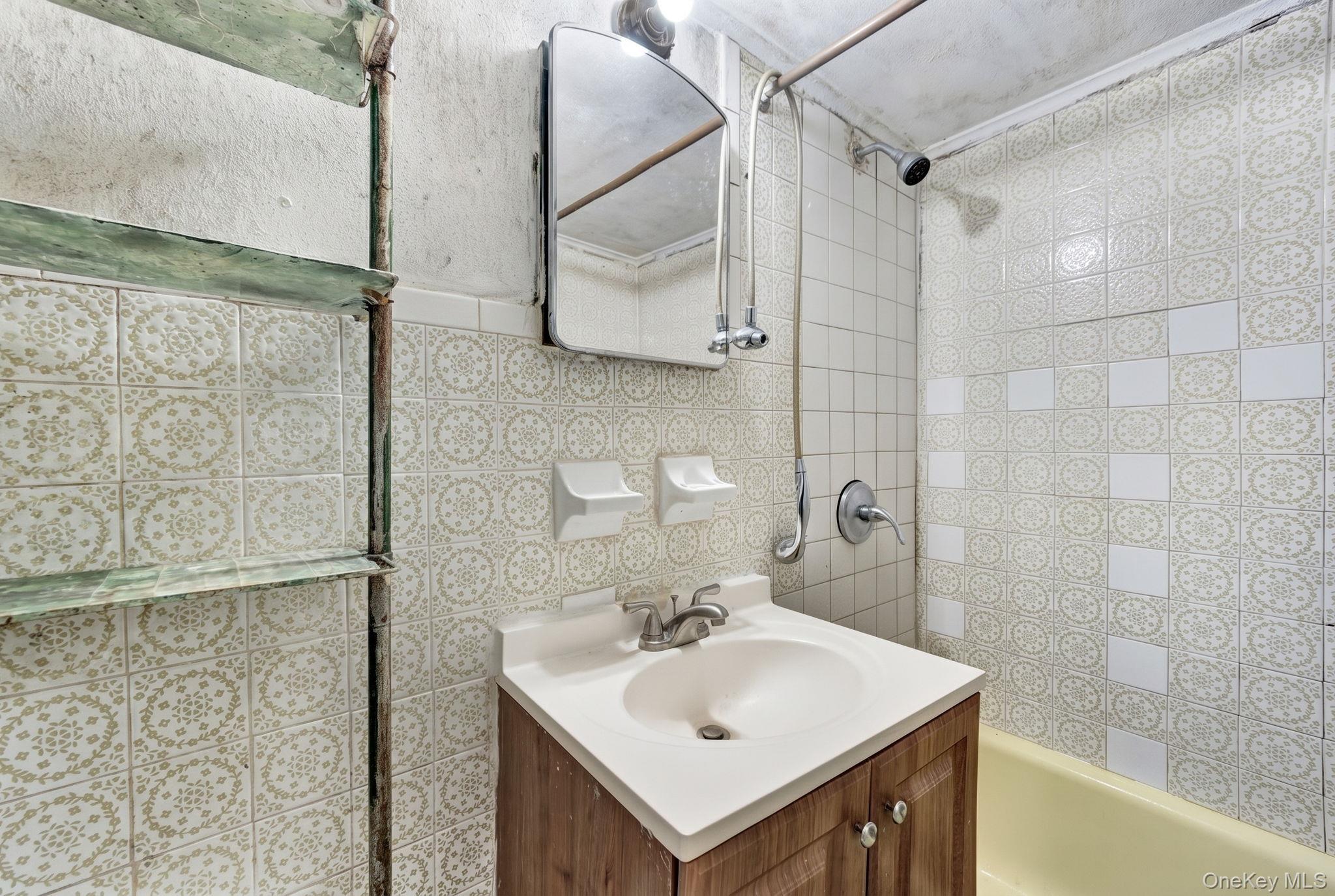 Single Family 230th Queens, NY 11411, MLS-999913-9