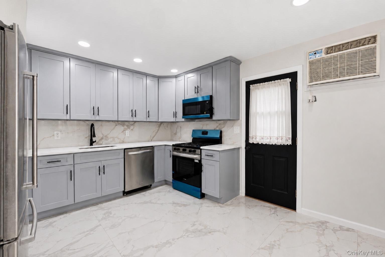 Single Family Peters Boulevard Suffolk County, NY 11706, MLS-999944-12