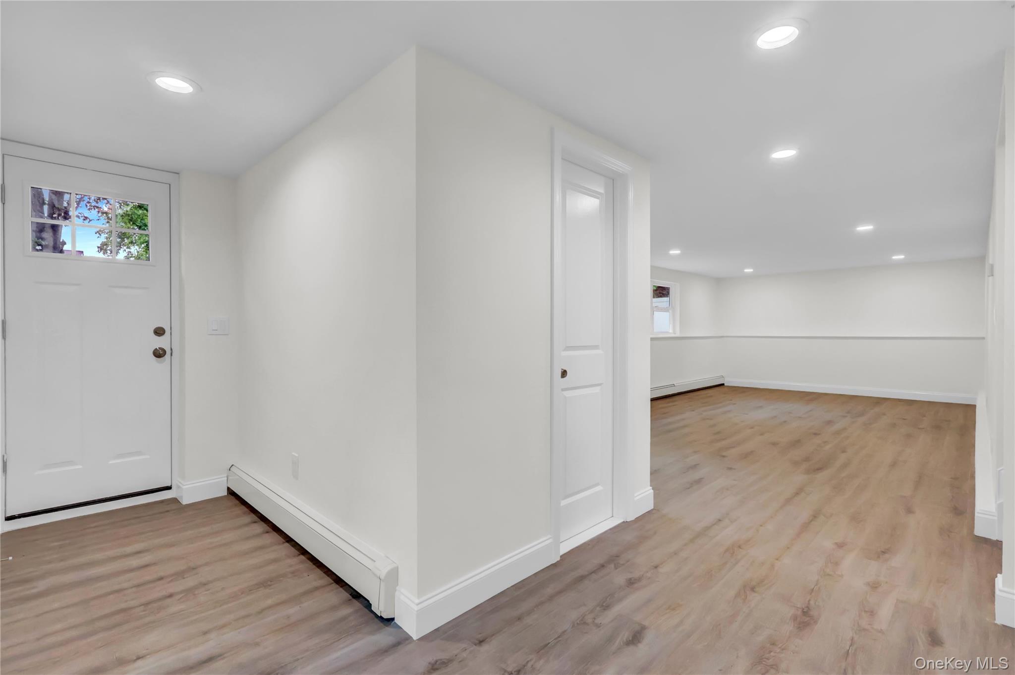 Single Family Glenwood Lane  Suffolk County, NY 11743, MLS-999958-14
