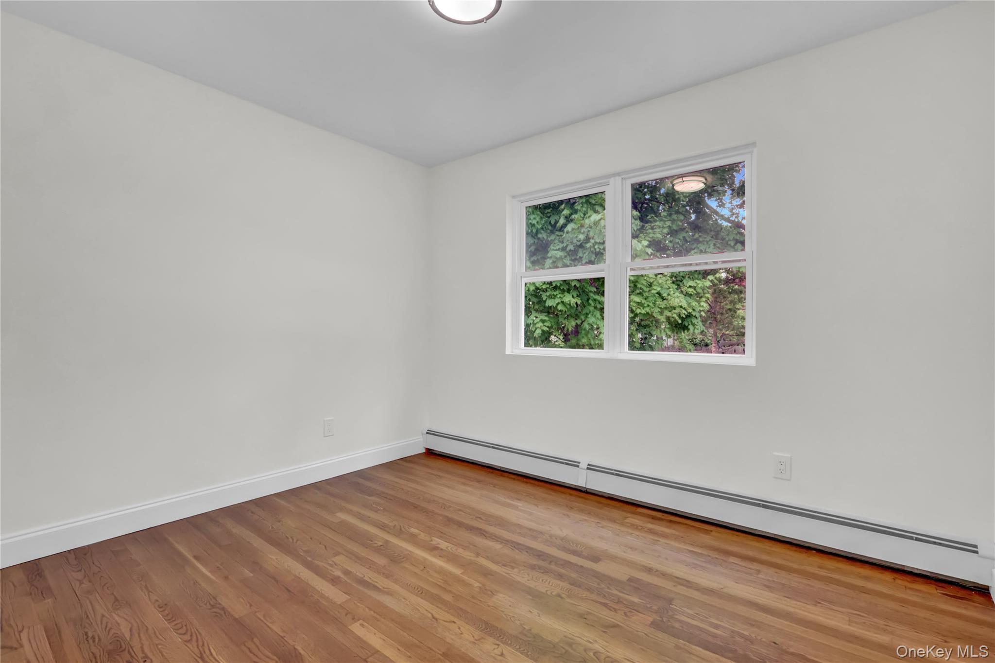 Single Family Glenwood Lane  Suffolk County, NY 11743, MLS-999958-22