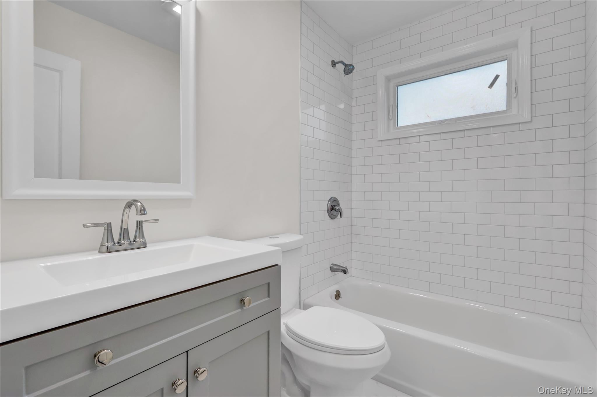 Single Family Glenwood Lane  Suffolk County, NY 11743, MLS-999958-24
