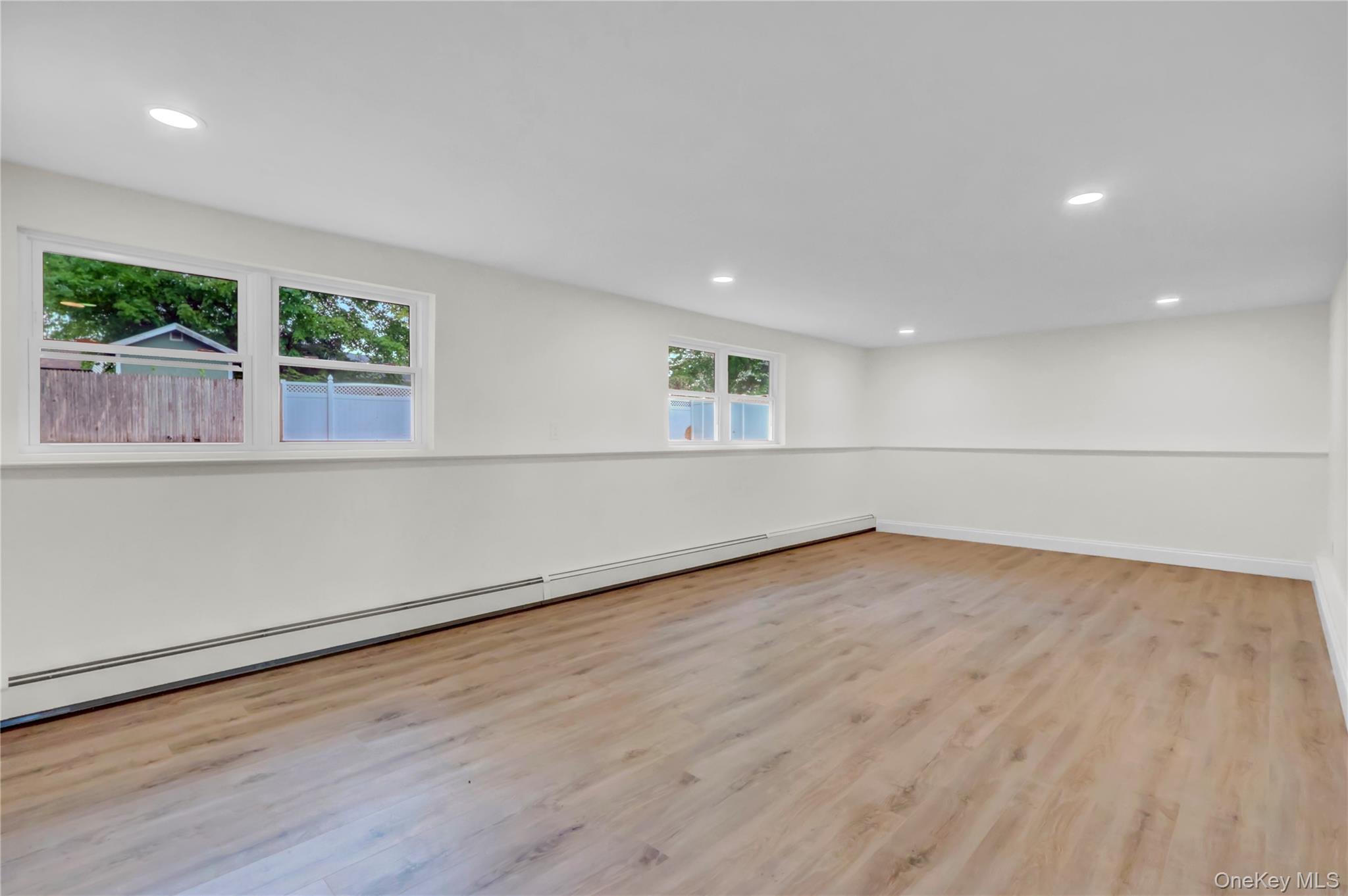 Single Family Glenwood Lane  Suffolk County, NY 11743, MLS-999958-9