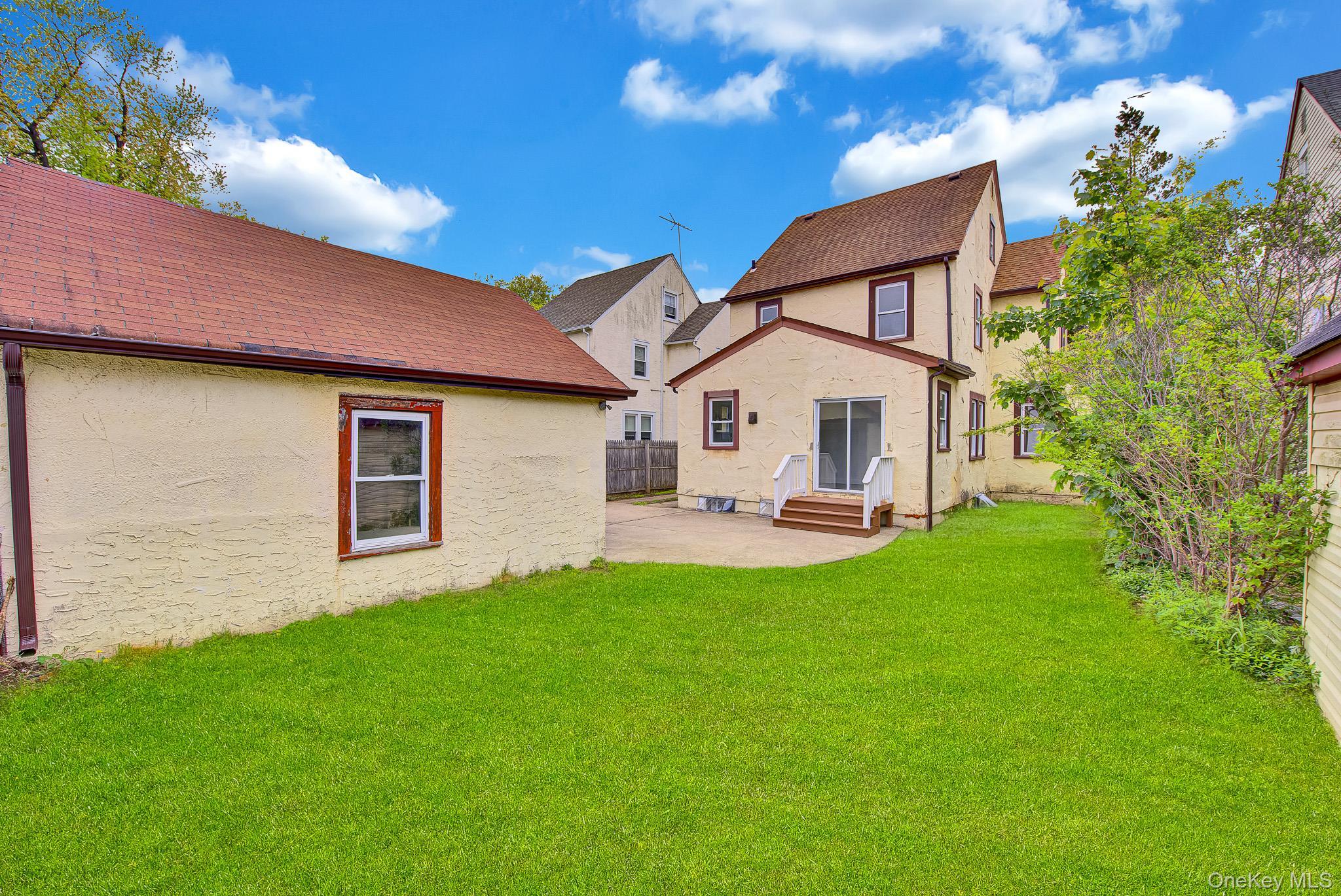 Single Family Sycamore Street  Nassau County, NY 11552, MLS-999972-23