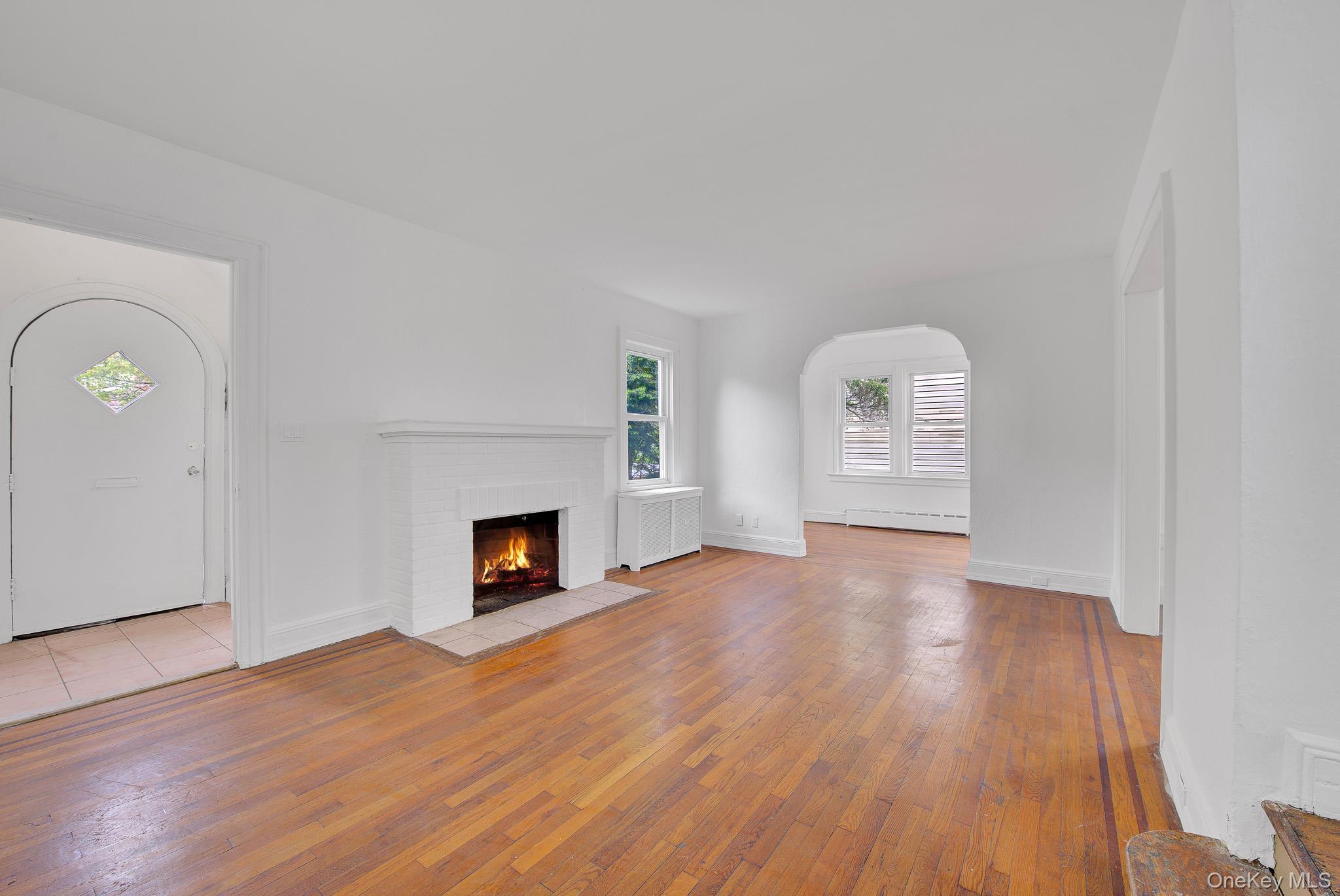 Single Family Sycamore Street Nassau County, NY 11552, MLS-999972-3