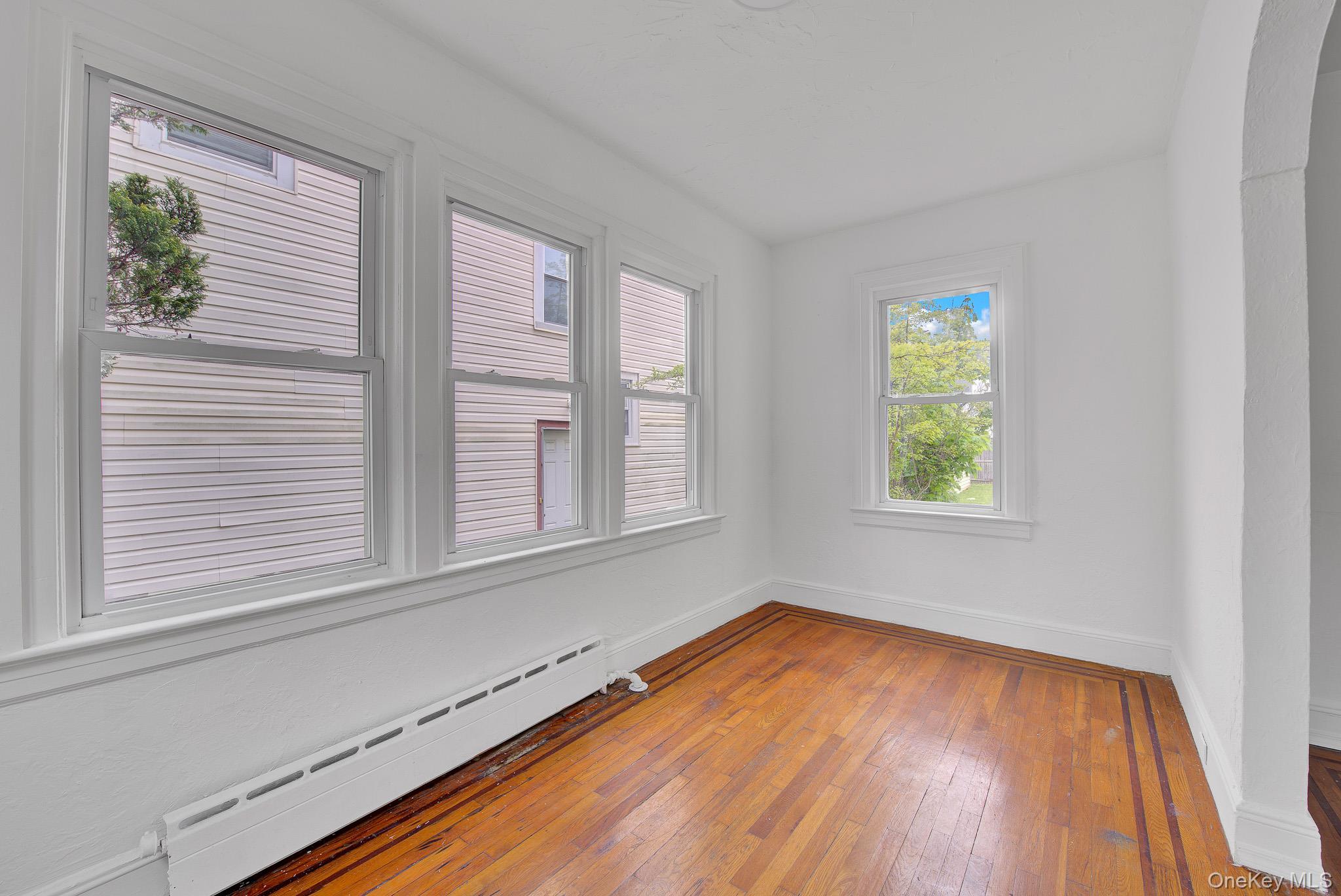 Single Family Sycamore Street Nassau County, NY 11552, MLS-999972-4