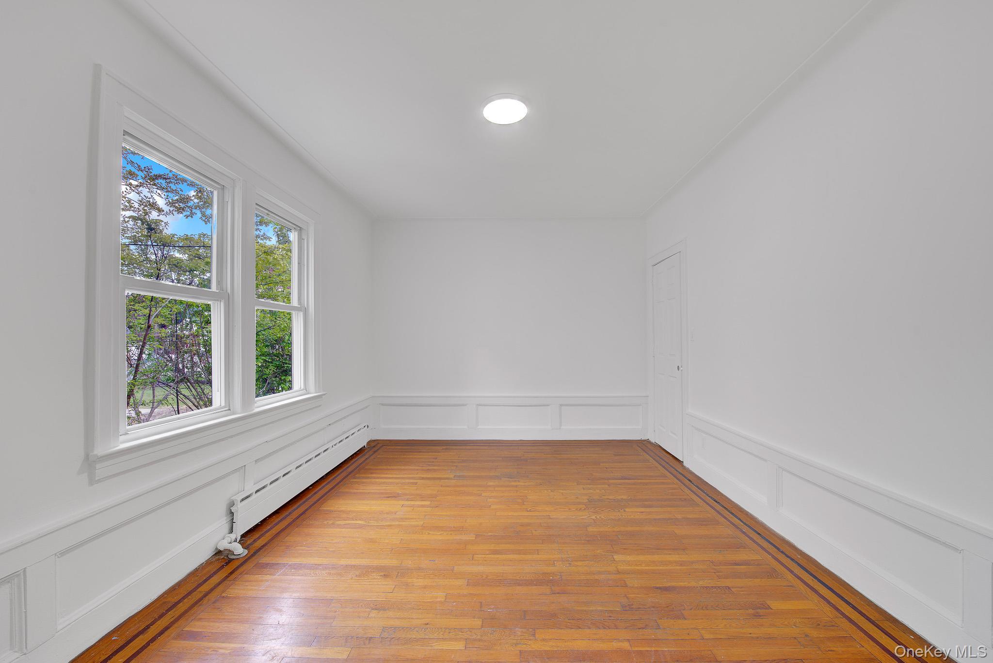 Single Family Sycamore Street Nassau County, NY 11552, MLS-999972-6