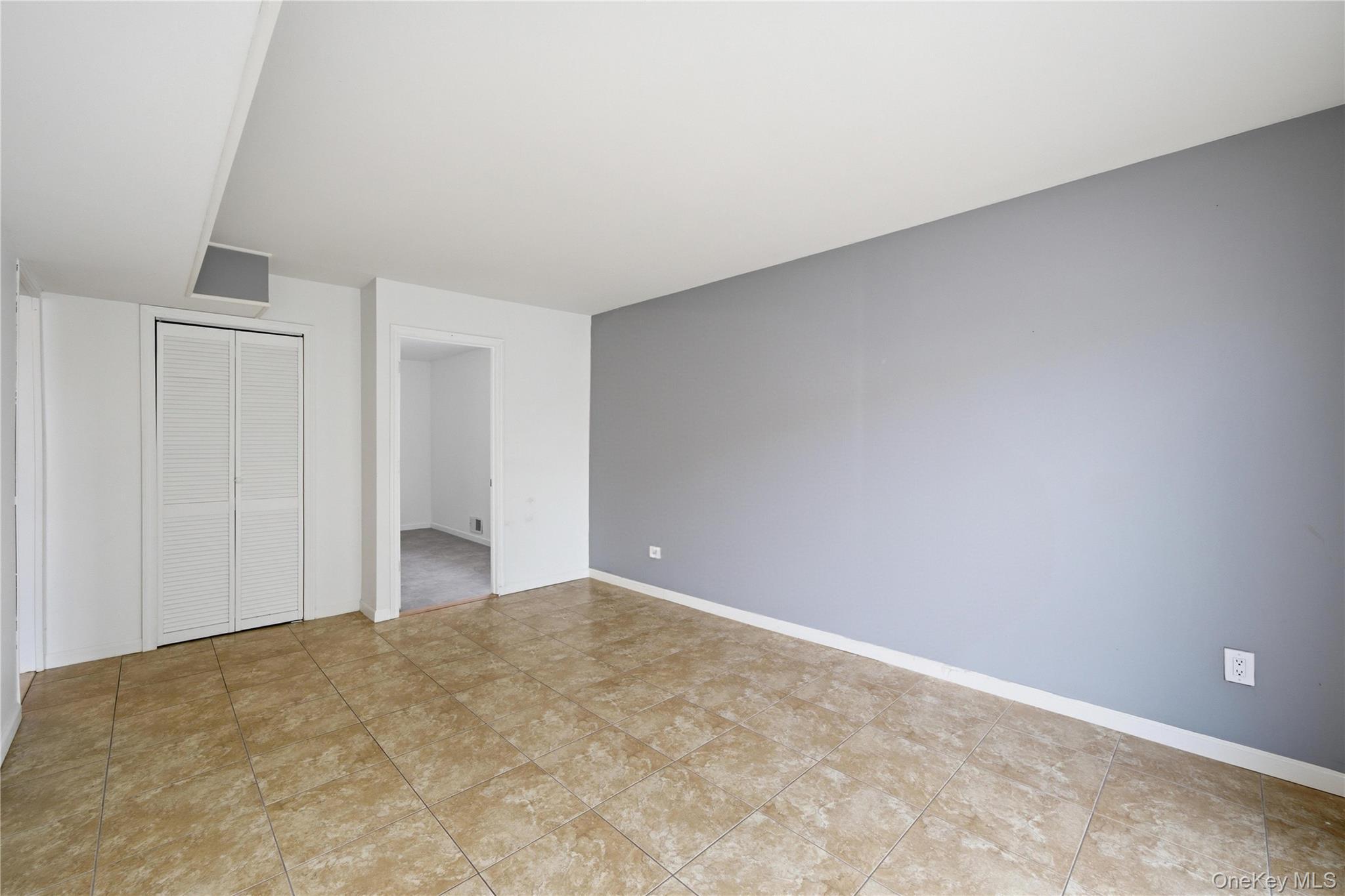 Single Family 88th  Queens, NY 11414, MLS-999979-13