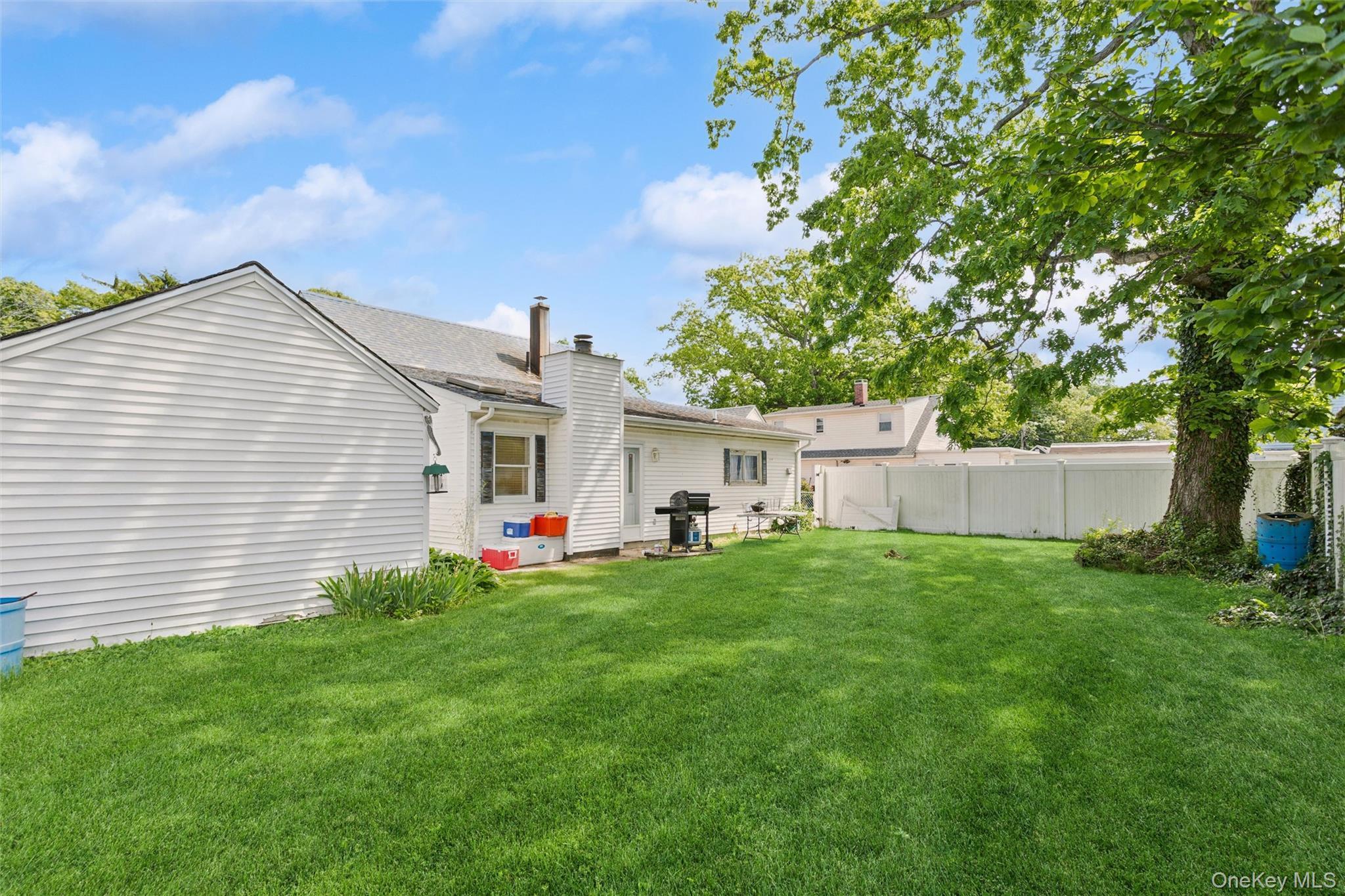 Single Family Eagle Avenue  Nassau County, NY 11552, MLS-999986-12