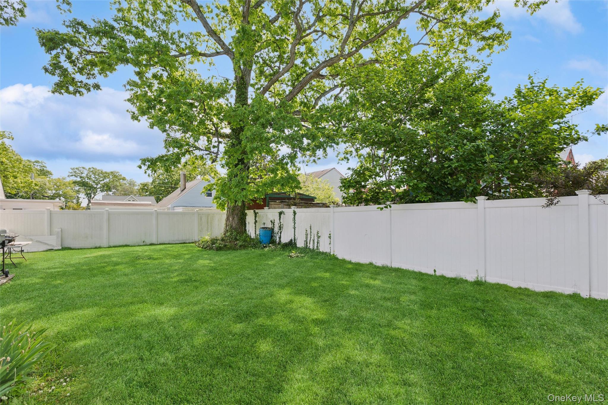 Single Family Eagle Avenue  Nassau County, NY 11552, MLS-999986-13