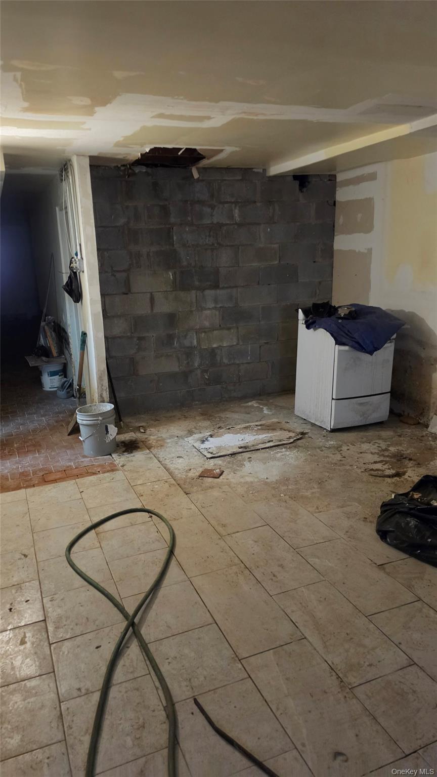 Single Family Bristow Street Bronx, NY 10459, MLS-H5126379-9