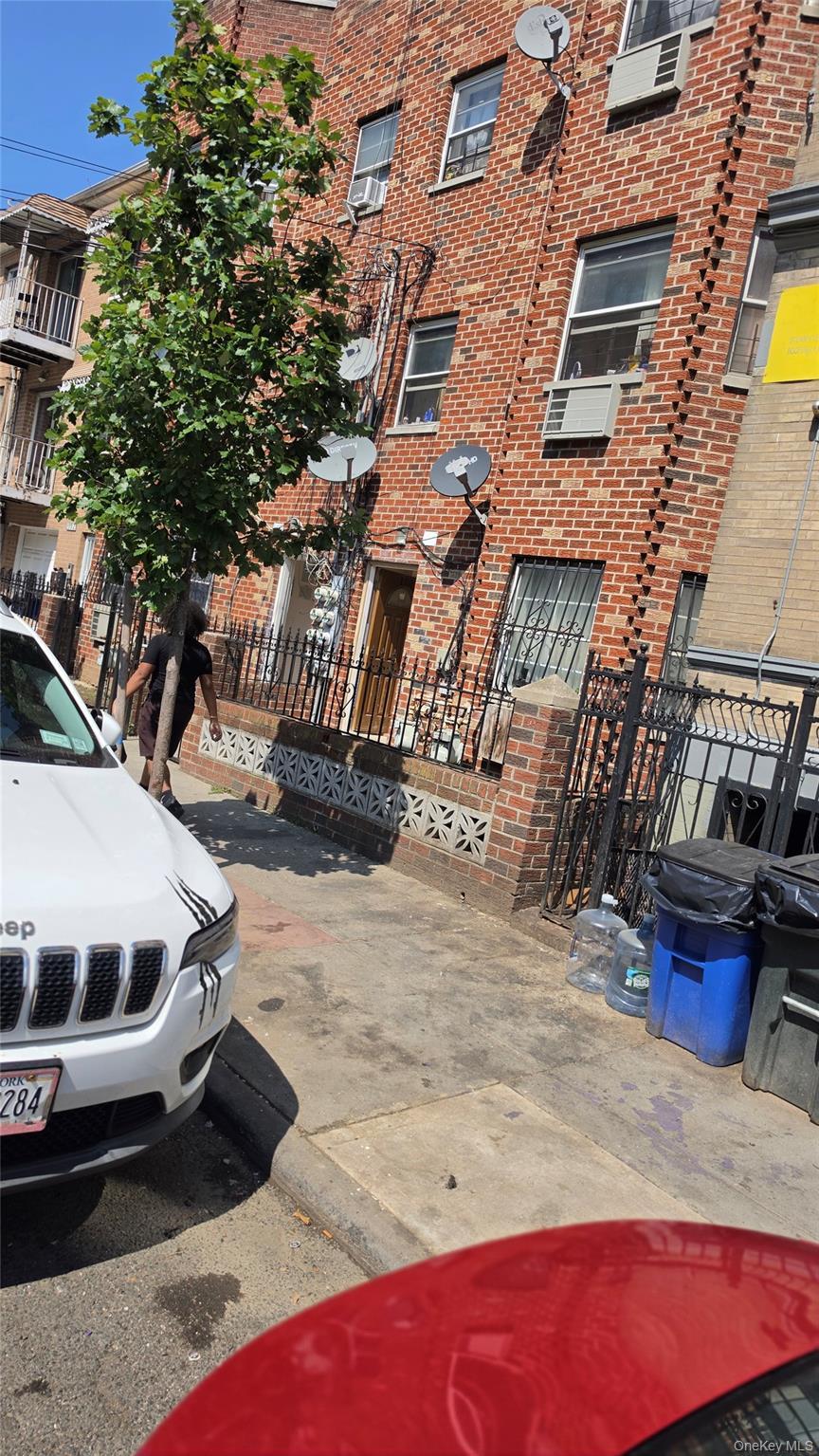 Single Family Bristow Street  Bronx, NY 10459, MLS-H5126380-23