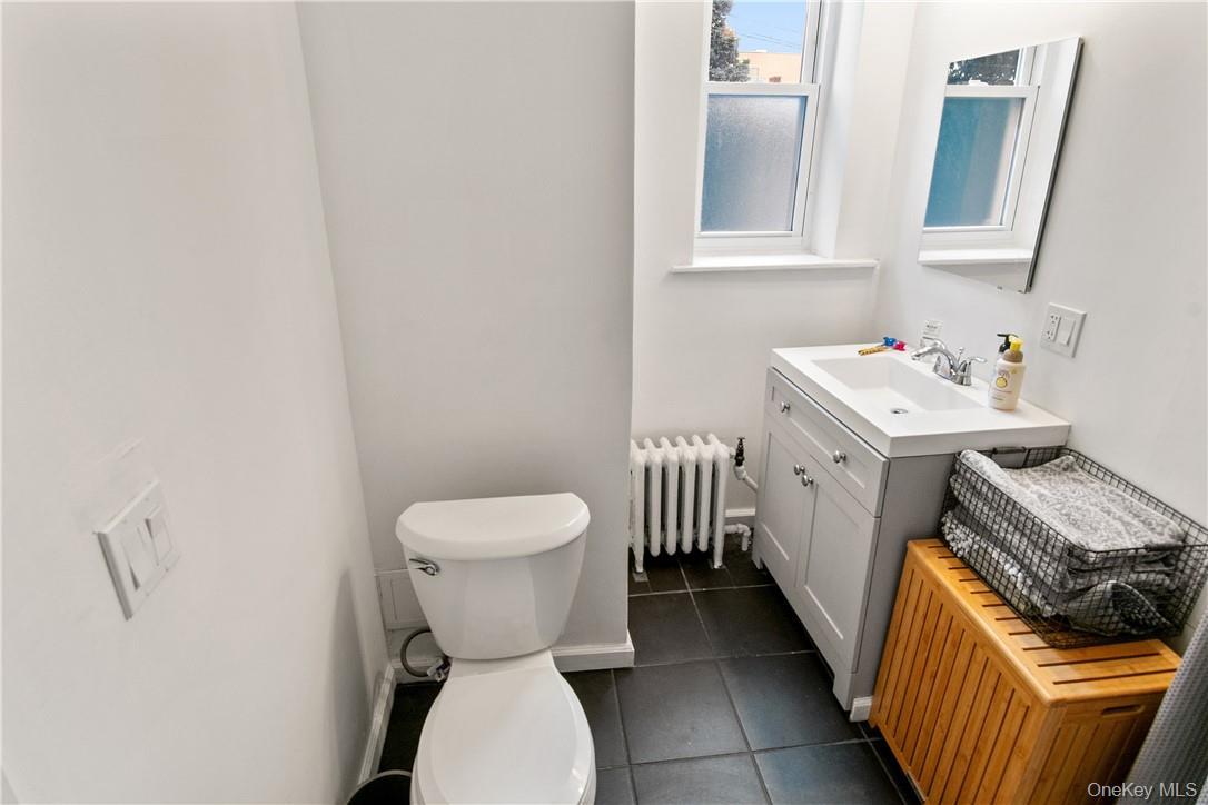 Single Family Hollywood Avenue Bronx, NY 10461, MLS-H6205115-11