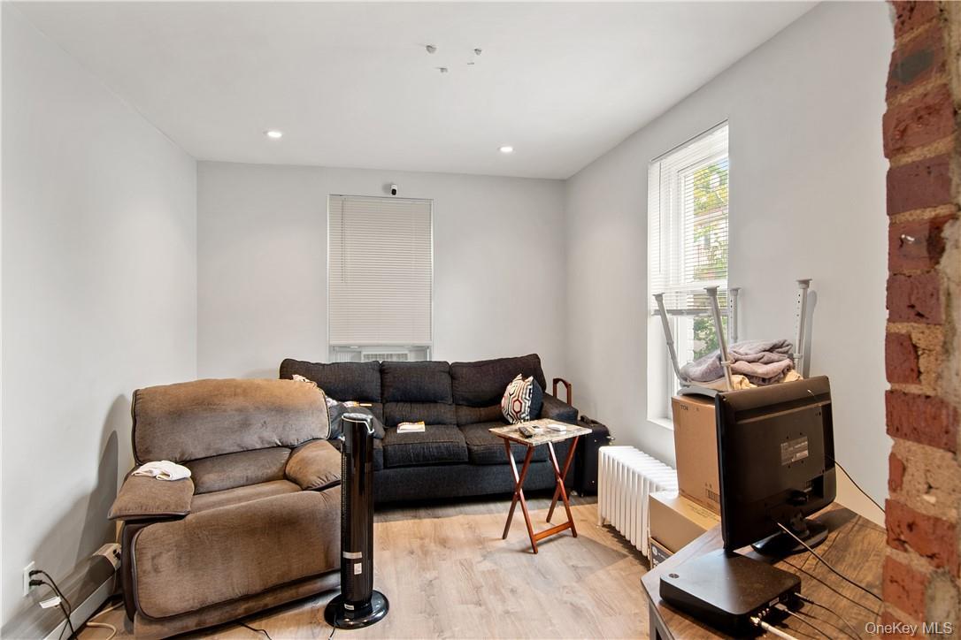 Single Family Hollywood Avenue Bronx, NY 10461, MLS-H6205115-13