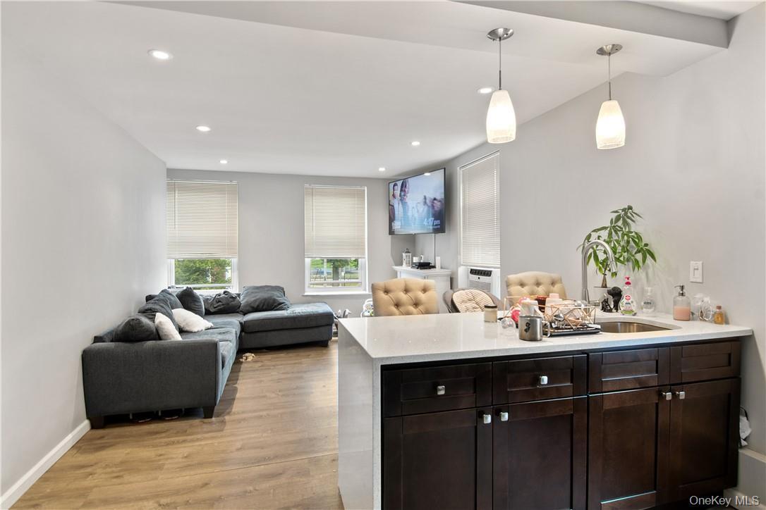 Single Family Hollywood Avenue Bronx, NY 10461, MLS-H6205115-9