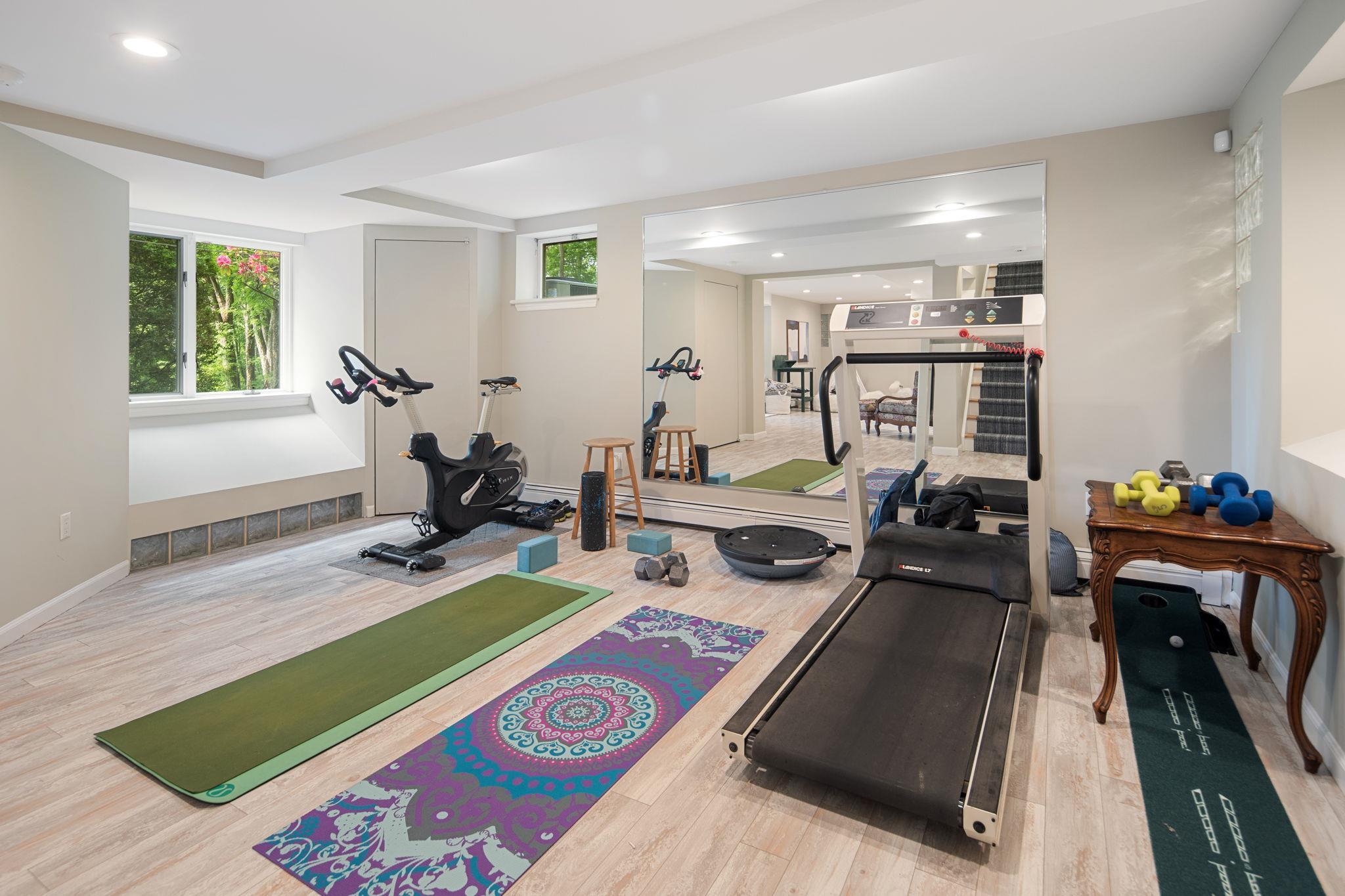 Single Family Hilltop  Westchester County, NY 10597, MLS-H6268167-42
