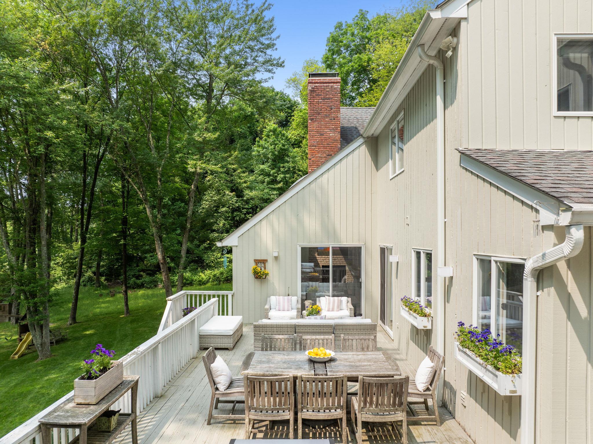 Single Family Hilltop  Westchester County, NY 10597, MLS-H6268167-5