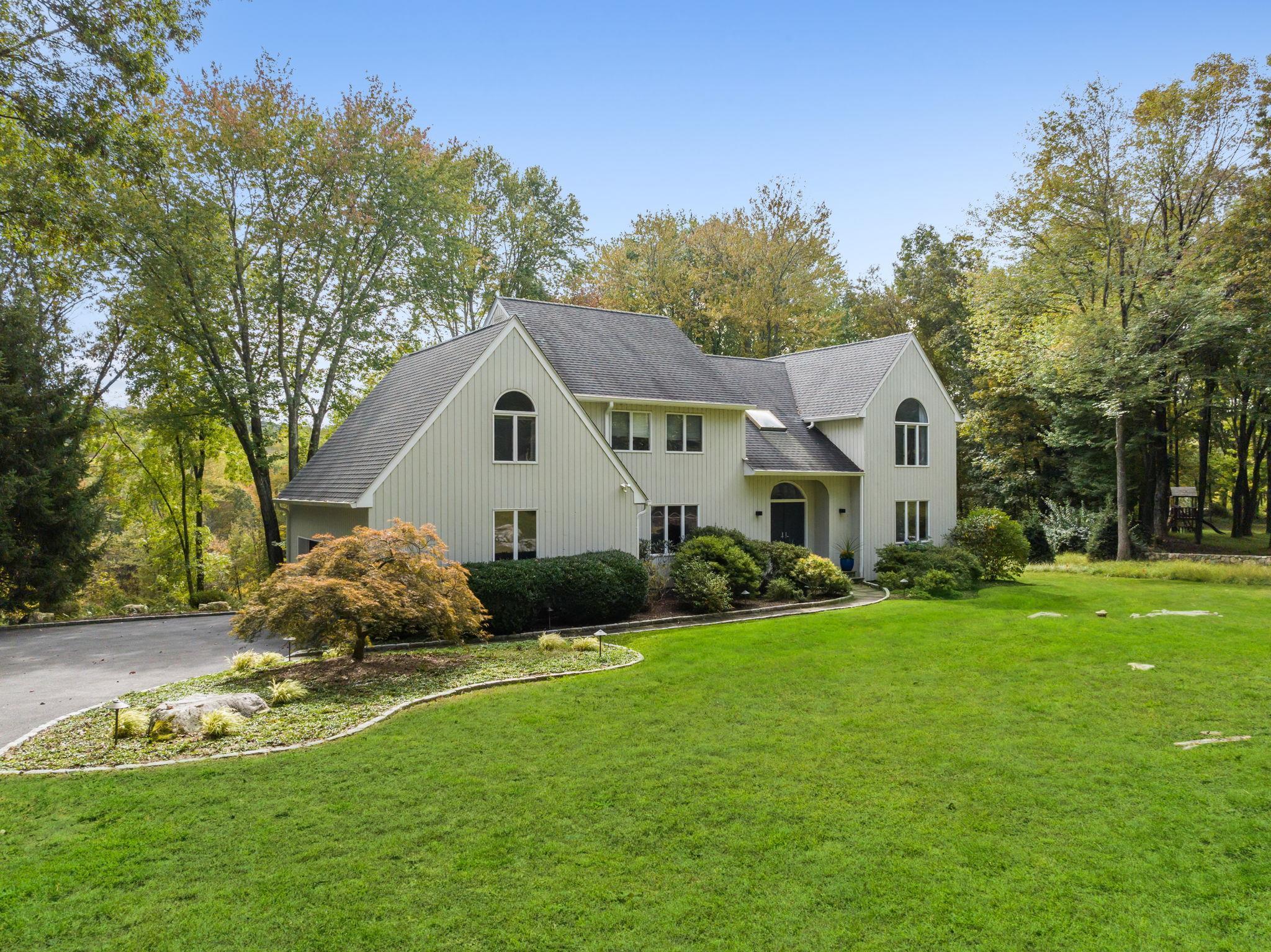 Single Family Hilltop  Westchester County, NY 10597, MLS-H6268167-8