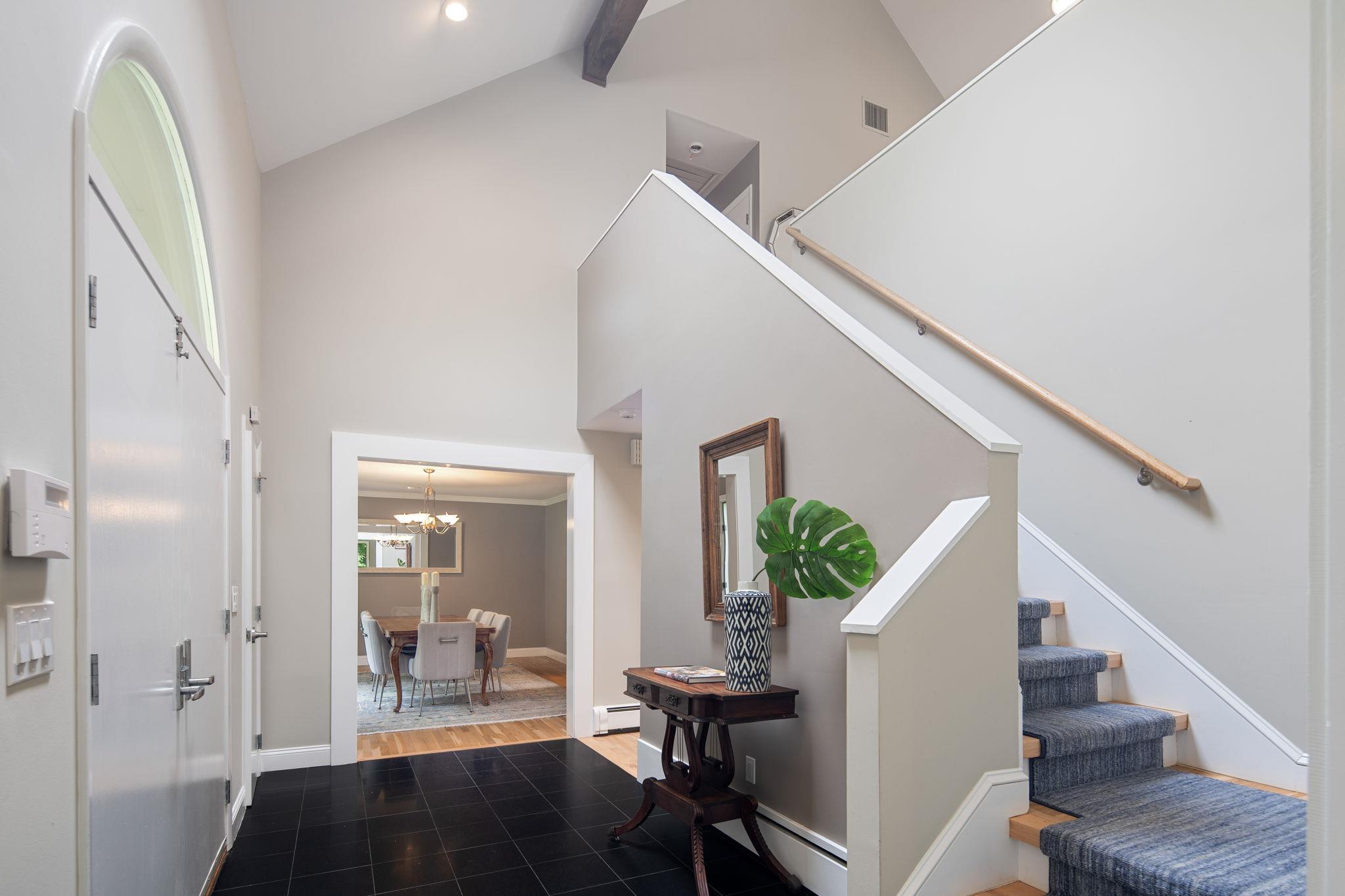 Single Family Hilltop  Westchester County, NY 10597, MLS-H6268167-9
