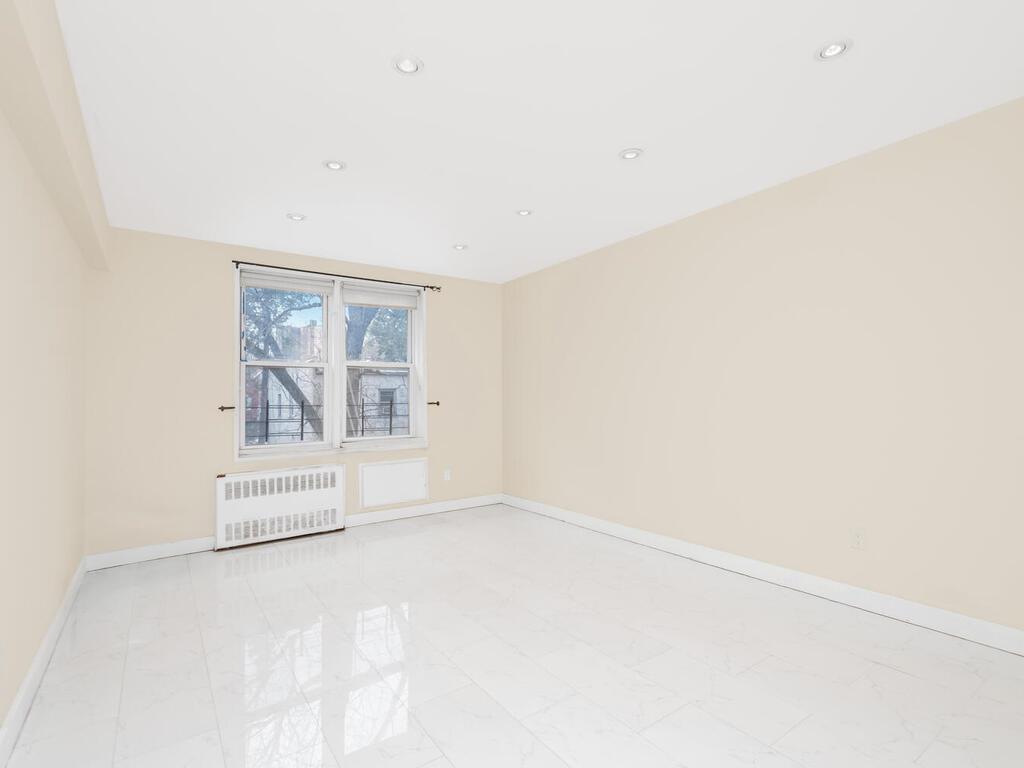 Coop Broadway  Bronx, NY 10471, MLS-H6270002-3