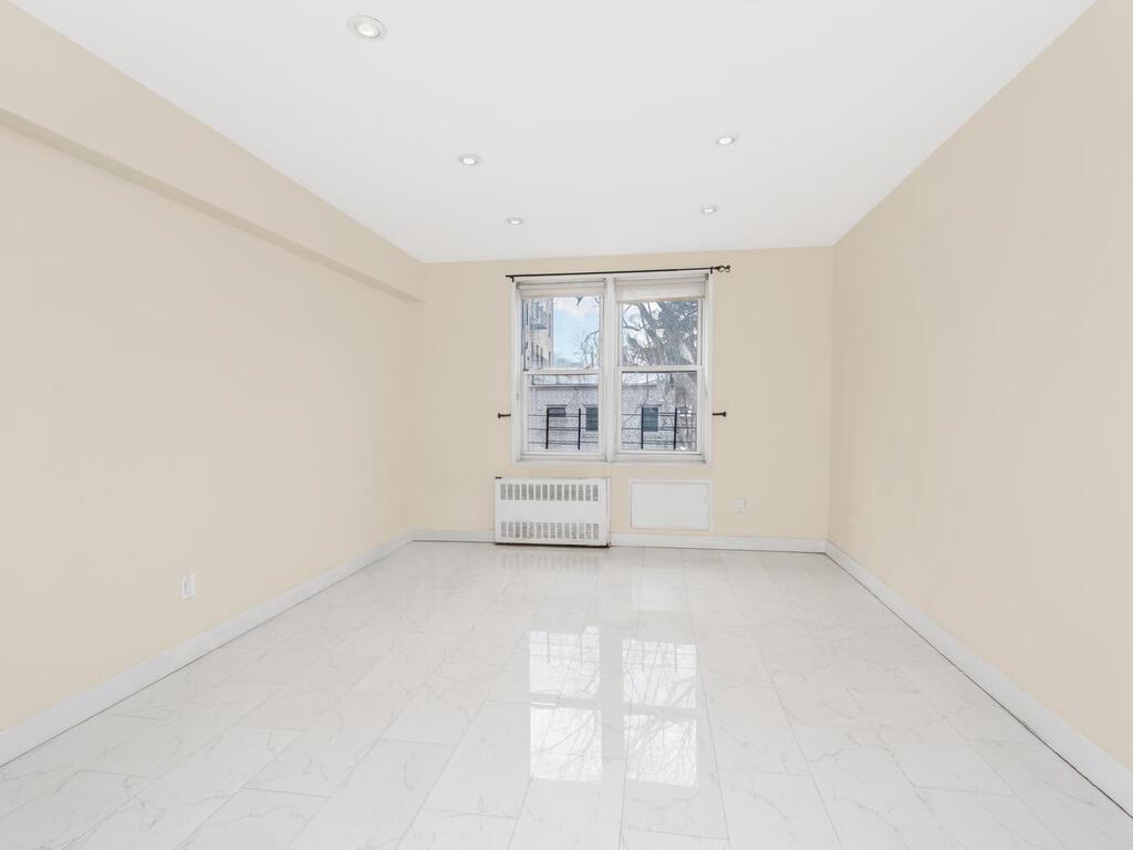 Coop Broadway  Bronx, NY 10471, MLS-H6270002-7