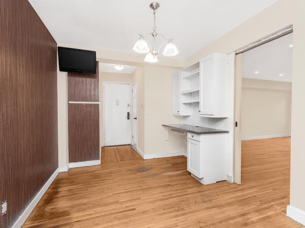 Coop Broadway  Bronx, NY 10471, MLS-H6270002-8