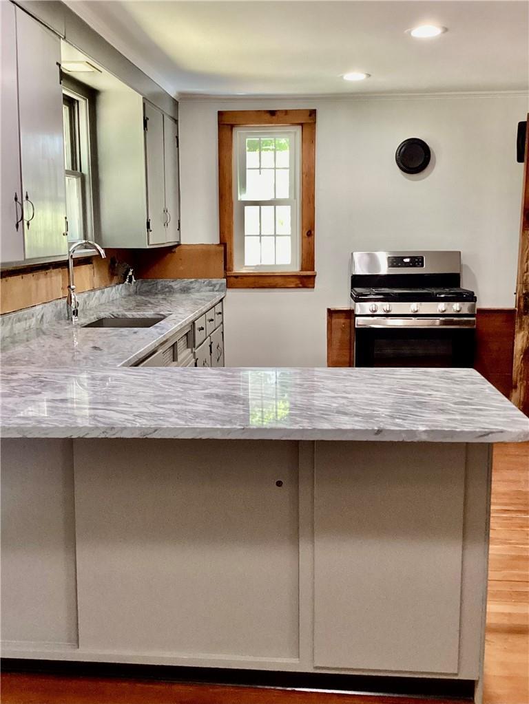 Single Family Hunns Lake  Dutchess County, NY 12581, MLS-H6280956-13