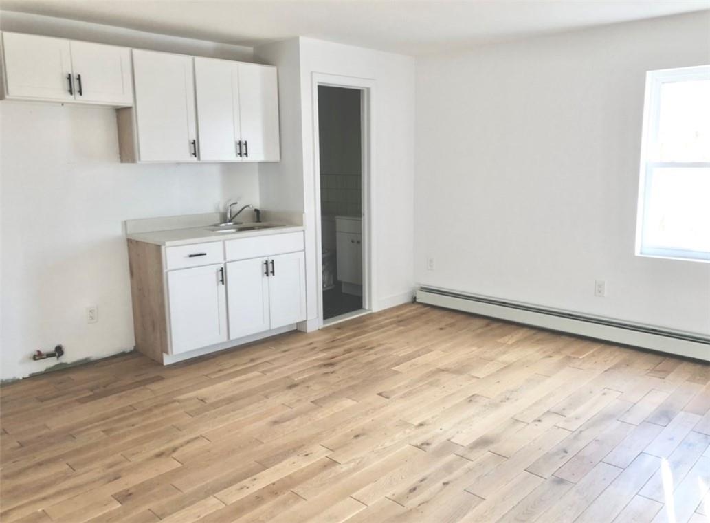 Single Family Melville  Bronx, NY 10460, MLS-H6283919-23