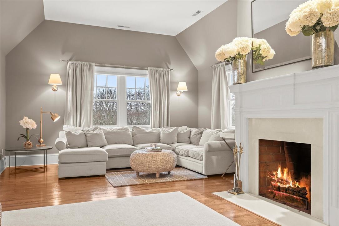 Single Family Rock Shelter  Westchester County, NY 10597, MLS-H6288266-23