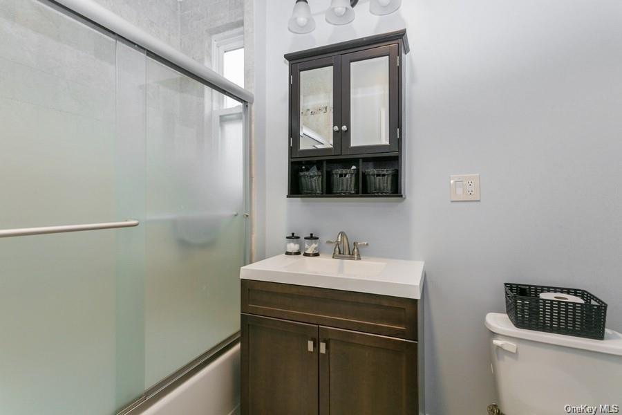 Single Family Parkway  Westchester County, NY 10708, MLS-H6298273-10