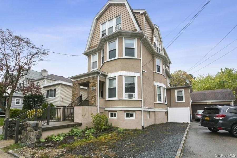 Single Family Parkway  Westchester County, NY 10708, MLS-H6298273-2