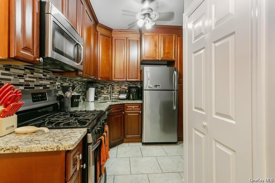 Single Family Parkway  Westchester County, NY 10708, MLS-H6298273-4