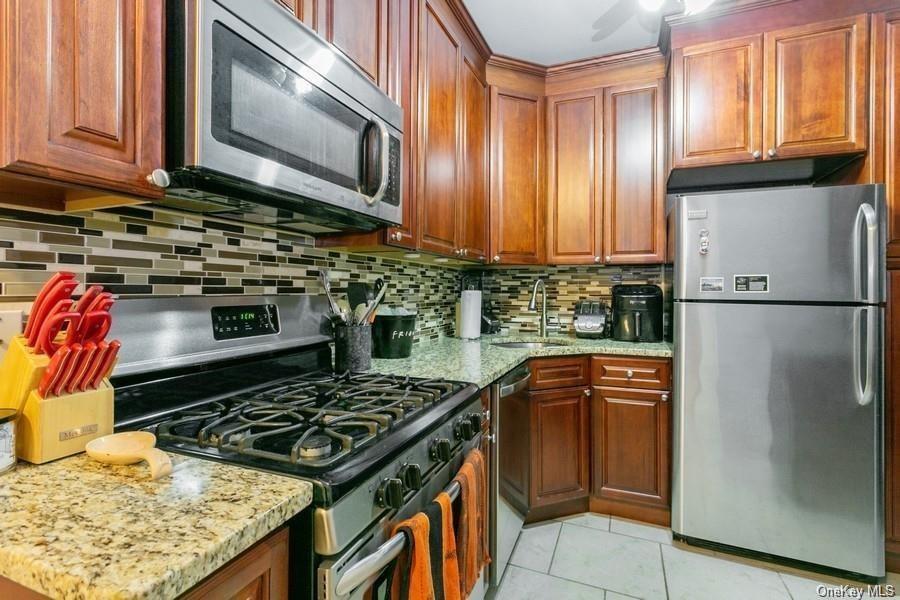 Single Family Parkway  Westchester County, NY 10708, MLS-H6298273-5