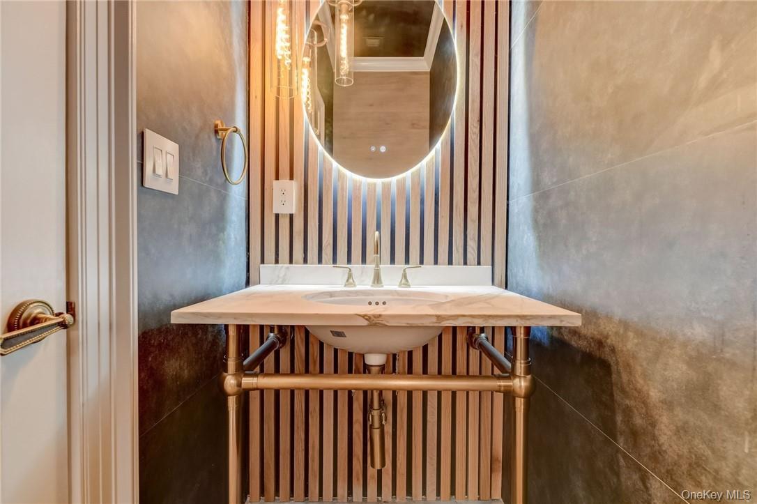 Single Family Cowdray Park Westchester County, NY 10504, MLS-H6302476-16