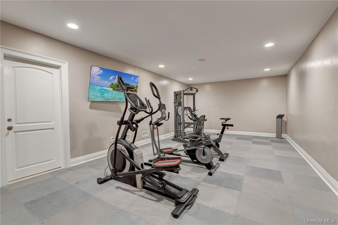 Single Family Cowdray Park Westchester County, NY 10504, MLS-H6302476-27