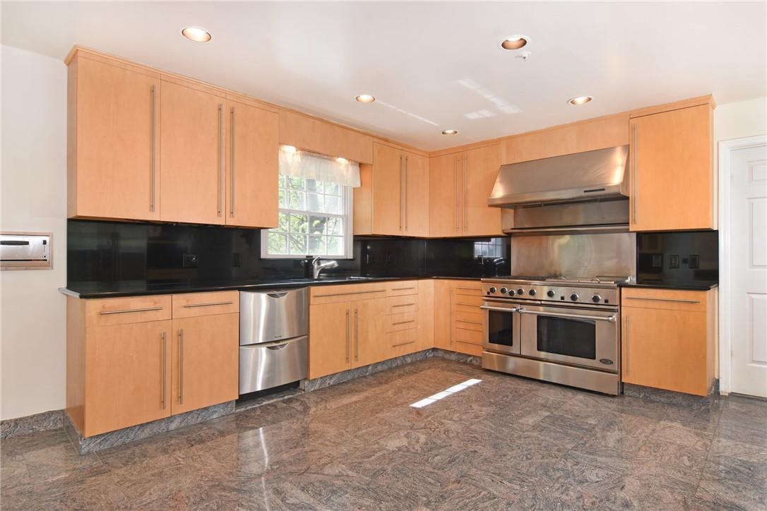 Single Family Oliphant  Westchester County, NY 10522, MLS-H6305130-10