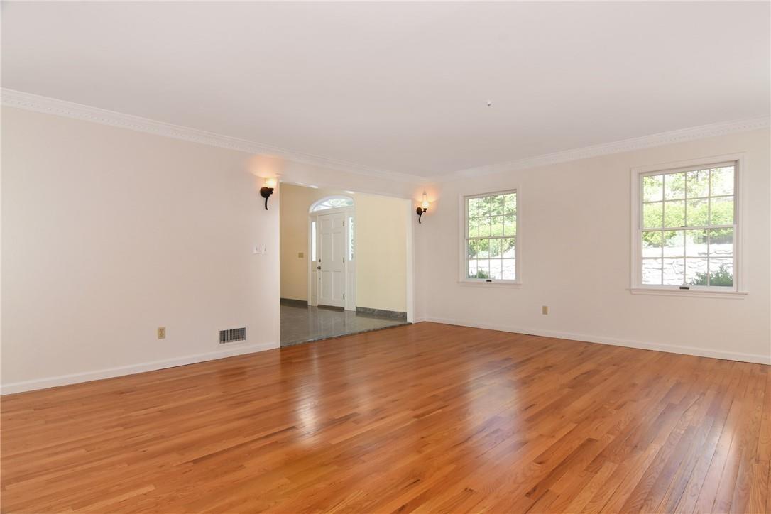 Single Family Oliphant  Westchester County, NY 10522, MLS-H6305130-4